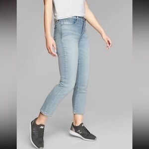 Athleta Skulptek Slim Zion Wash Jeans Size 4